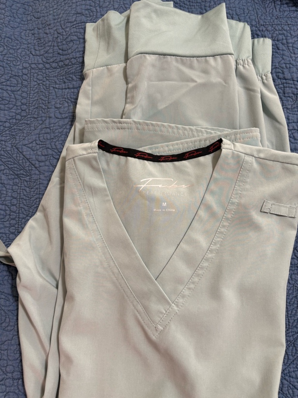 Fabletics Women's Sage Green V-Neck Scrub set
